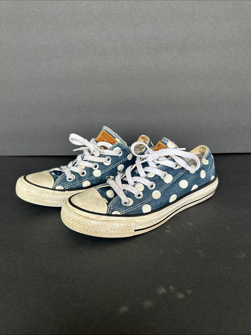 Blue and white polka dot converse sneakers women’s size 6